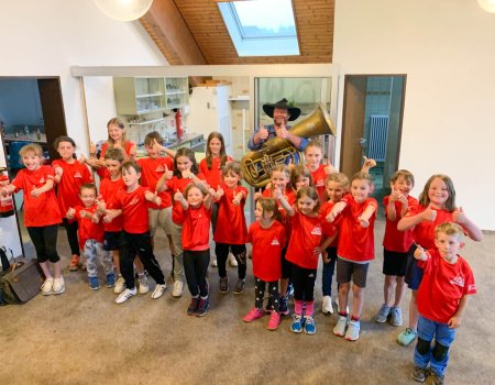 Über 100 begeisterte Kinder beim Familientag der Skizunft Brend
