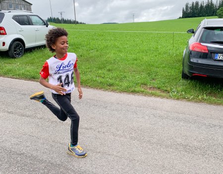 Über 100 begeisterte Kinder beim Familientag der Skizunft Brend