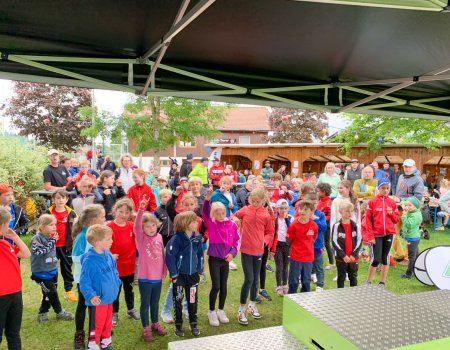 Über 100 begeisterte Kinder beim Familientag der Skizunft Brend
