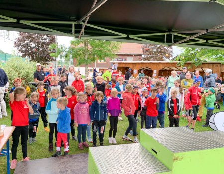 Über 100 begeisterte Kinder beim Familientag der Skizunft Brend