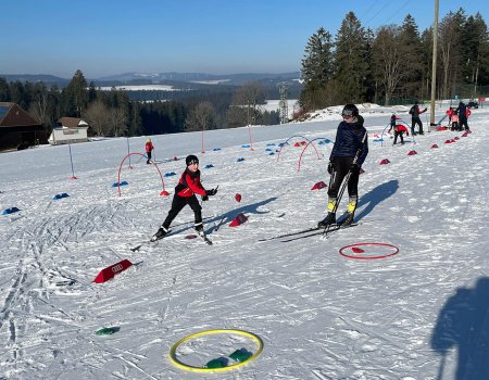 Perfekter Skitag für die Grundschulen Neukirch und Gütenbach